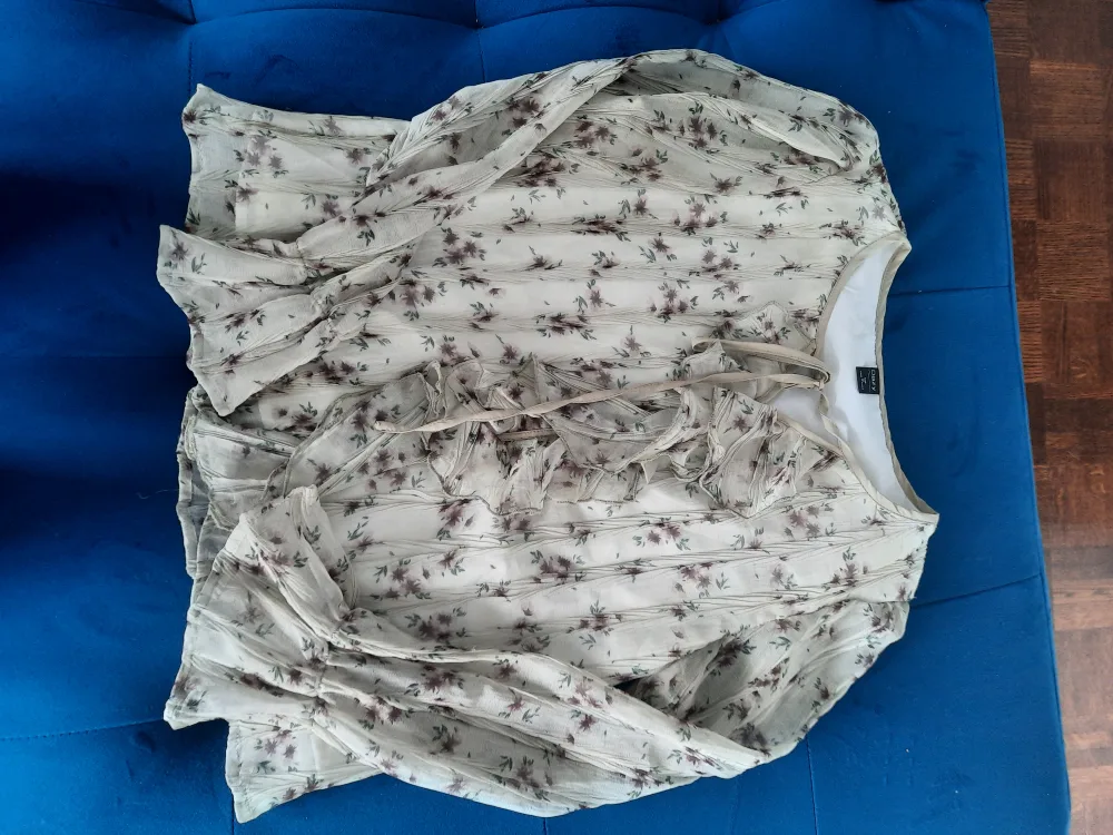 Floral Print Blouse image indicator(4)