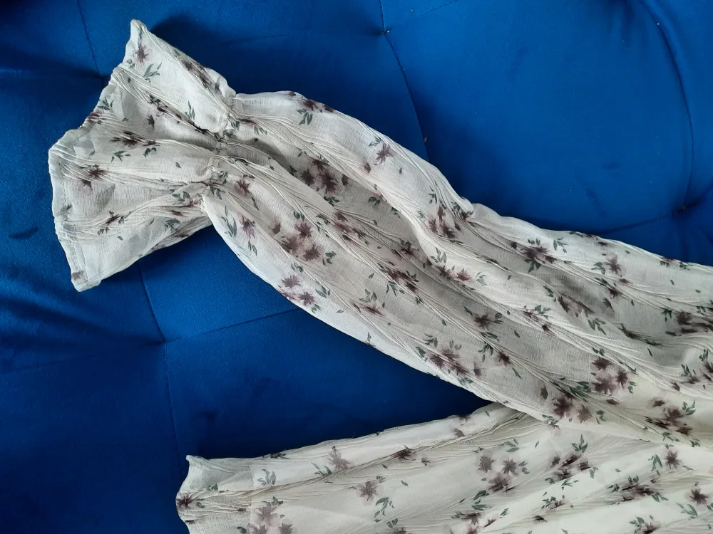 Floral Print Blouse image indicator(5)