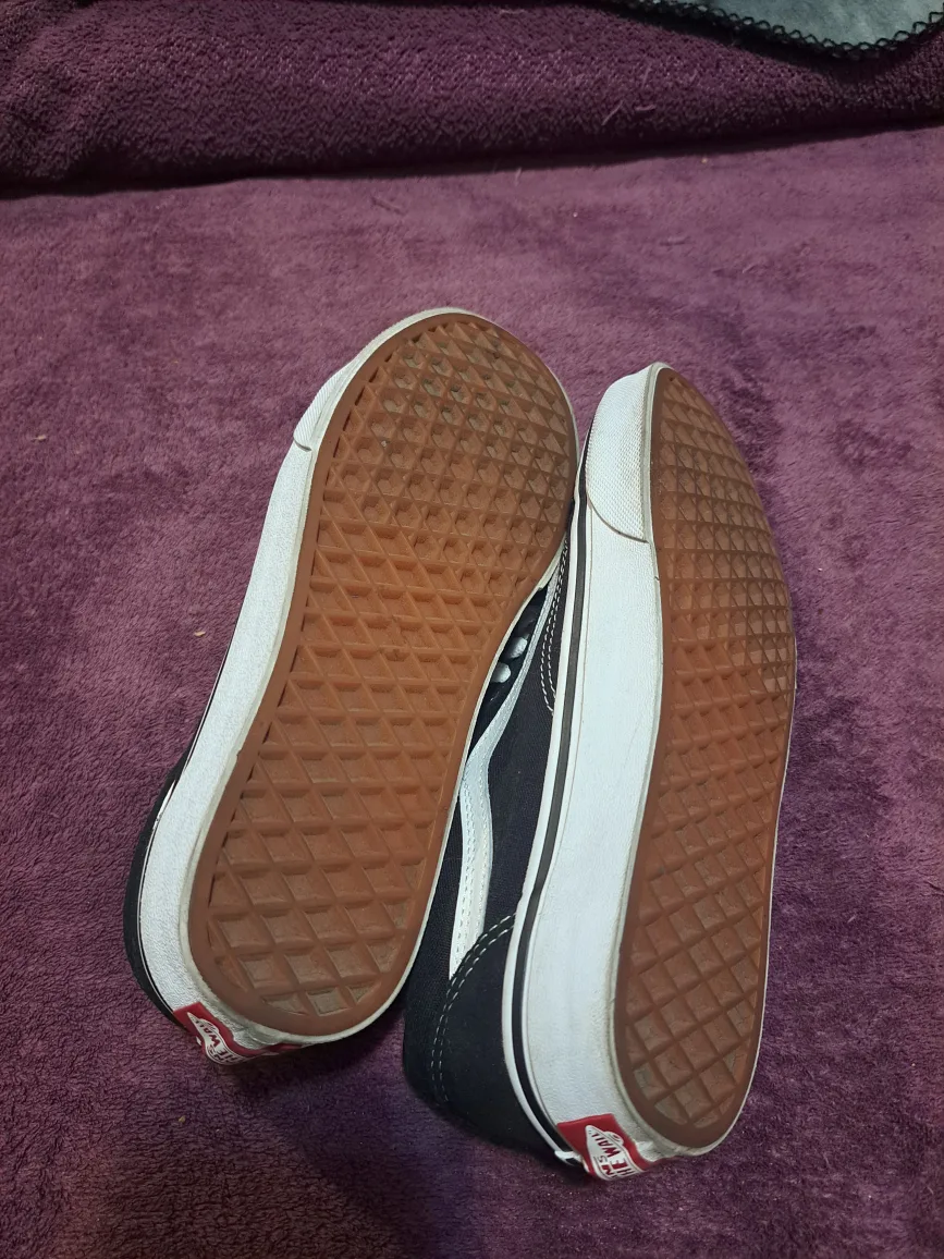 Vans Old Skool Black & White Shoes Size 7 image indicator(4)