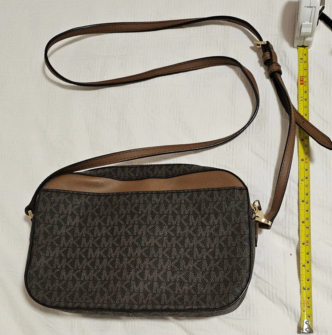 Michael Kors Crossbody Bag image indicator(2)