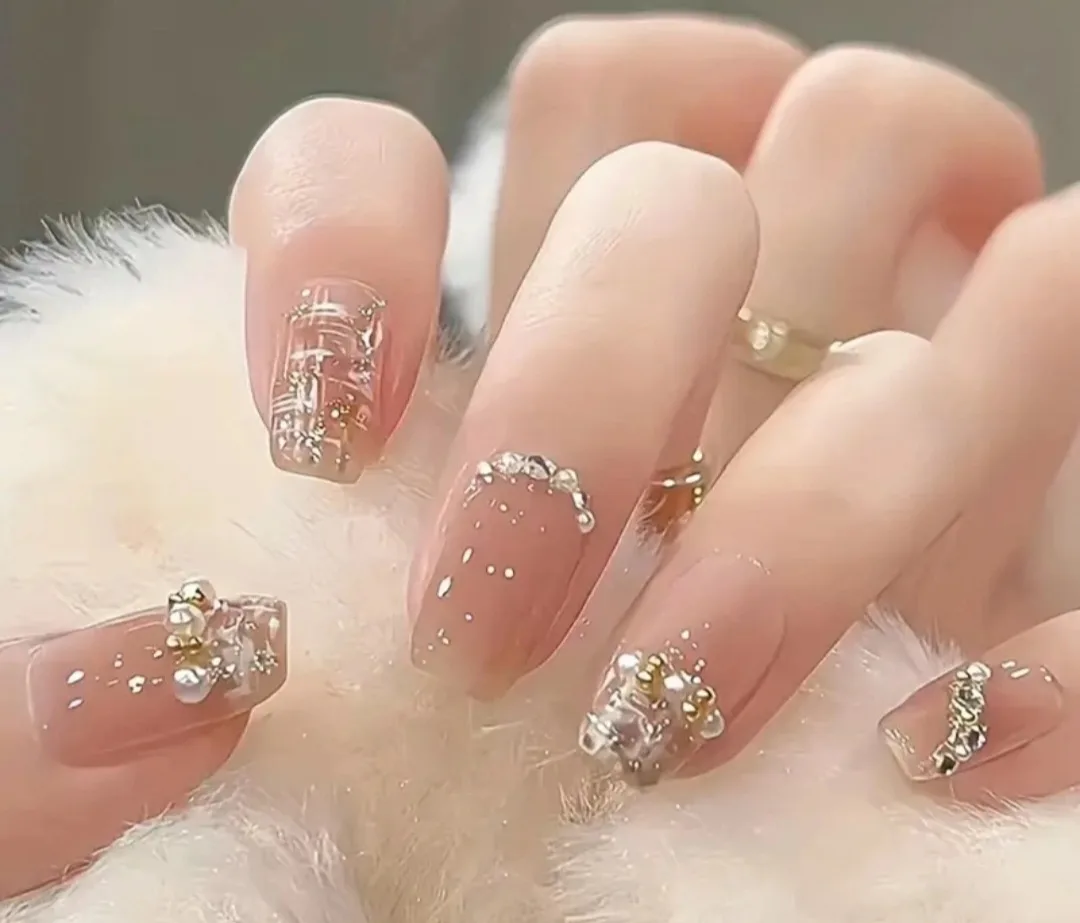 Press-On Nails image indicator(2)