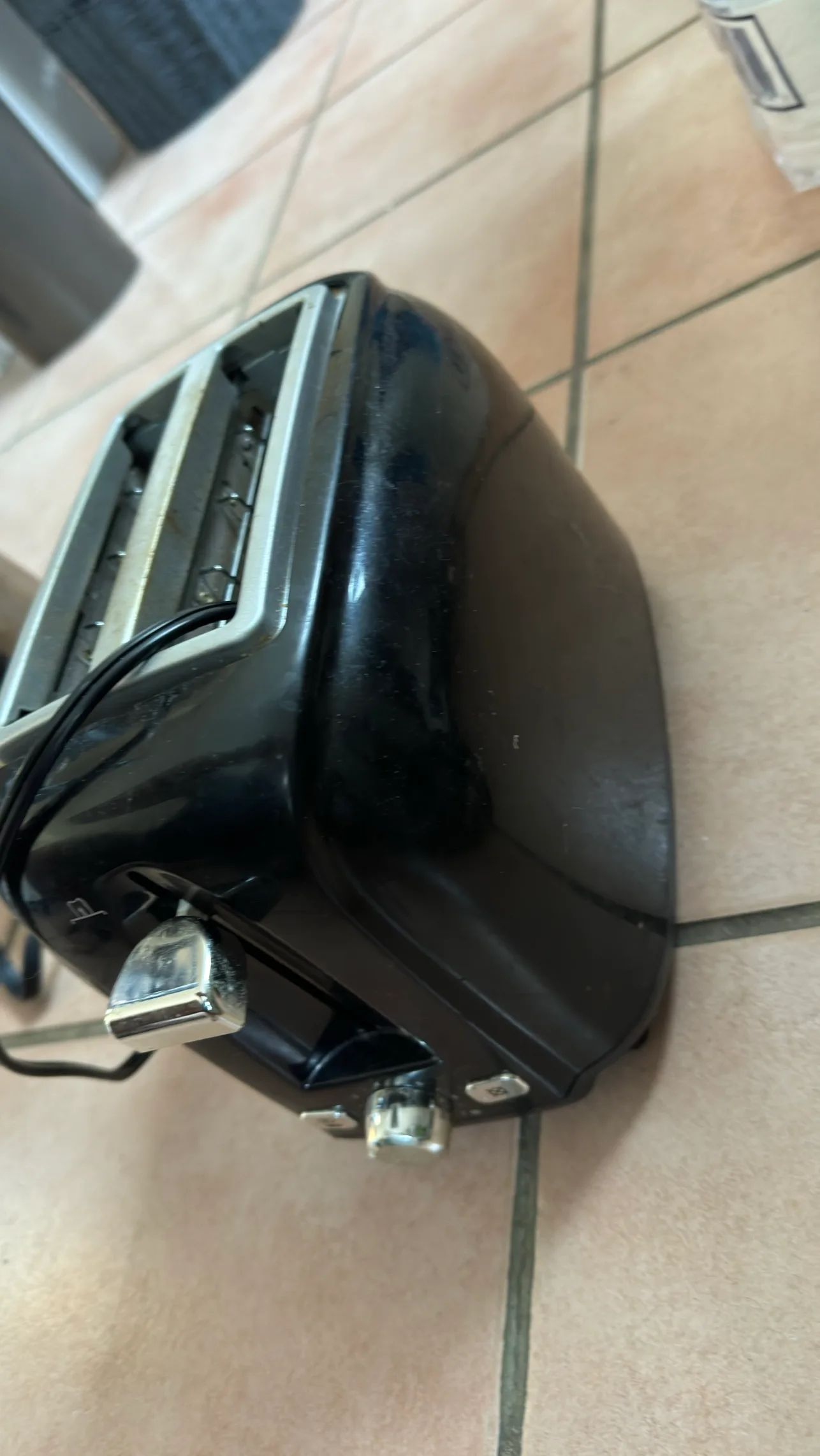 Black 2-Slice Toaster image indicator(3)