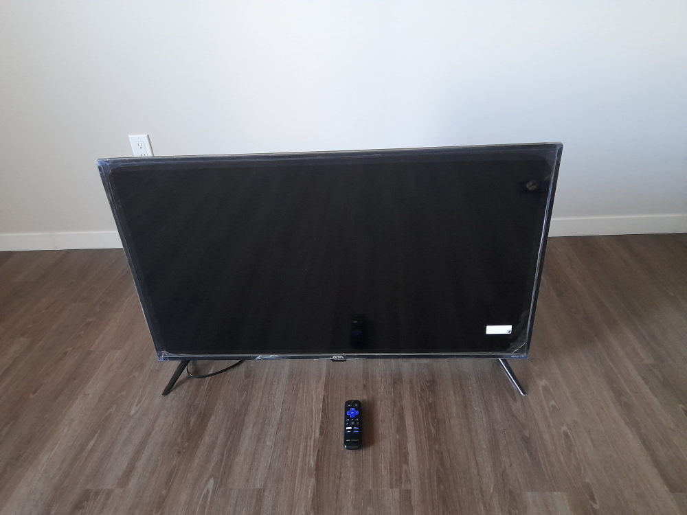 43" Onn Roku TV 4K - photo 3