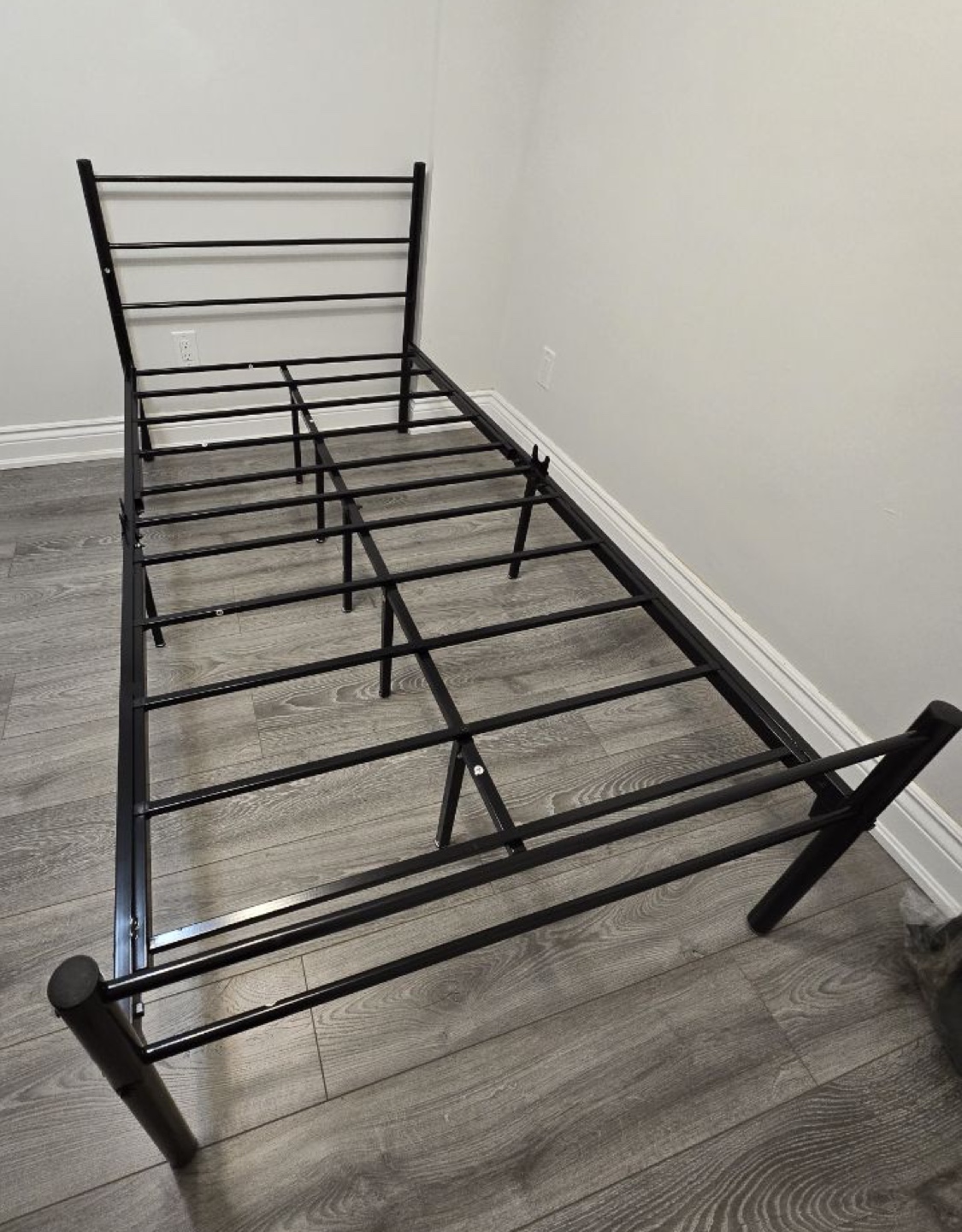 Black Metal Bed Frame (Twin)