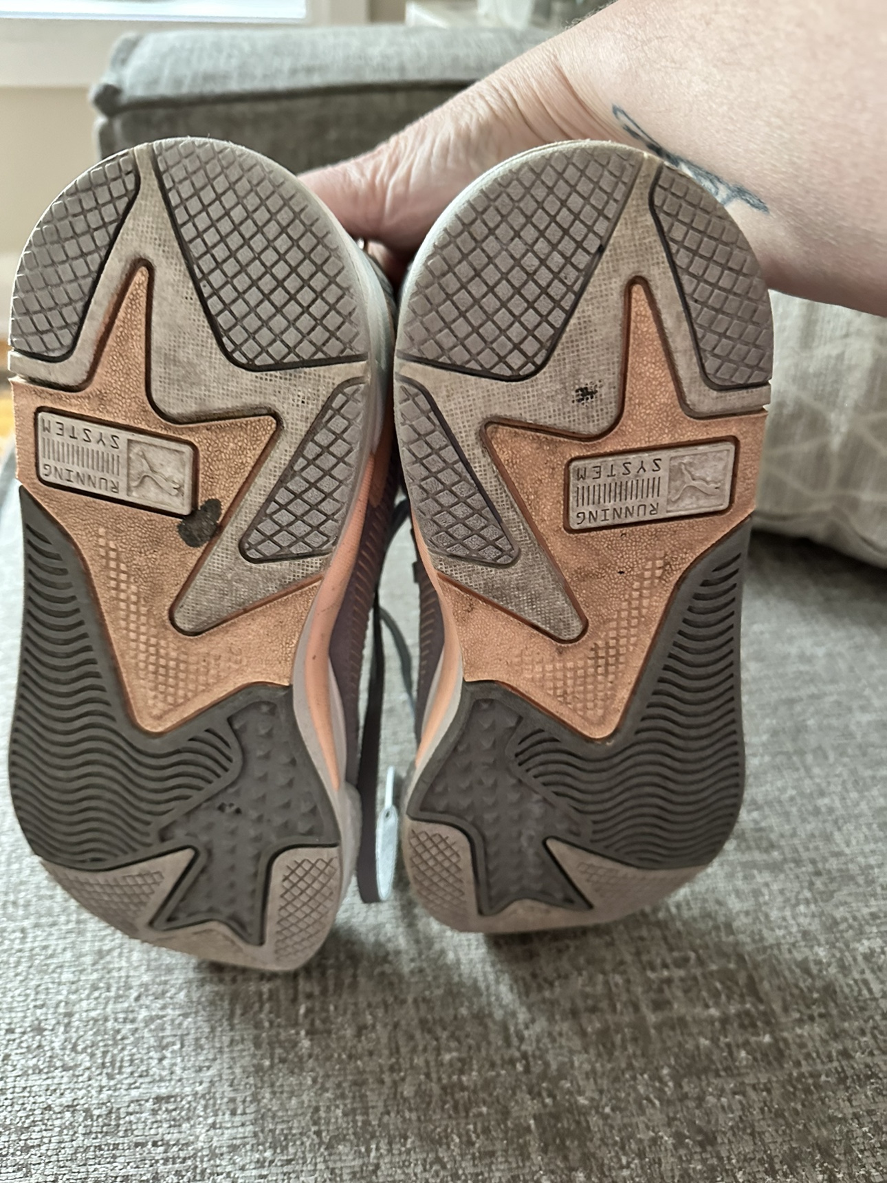 Women’s 8.5 grey and pink Puma RS Sneakers - photo 4