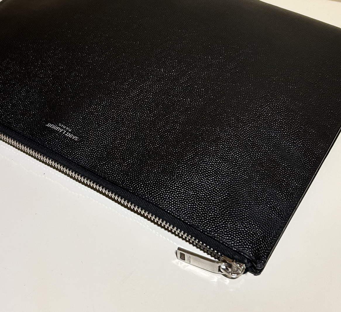 Yves Saint Laurent | Black Leather Zip Clutch - photo 3