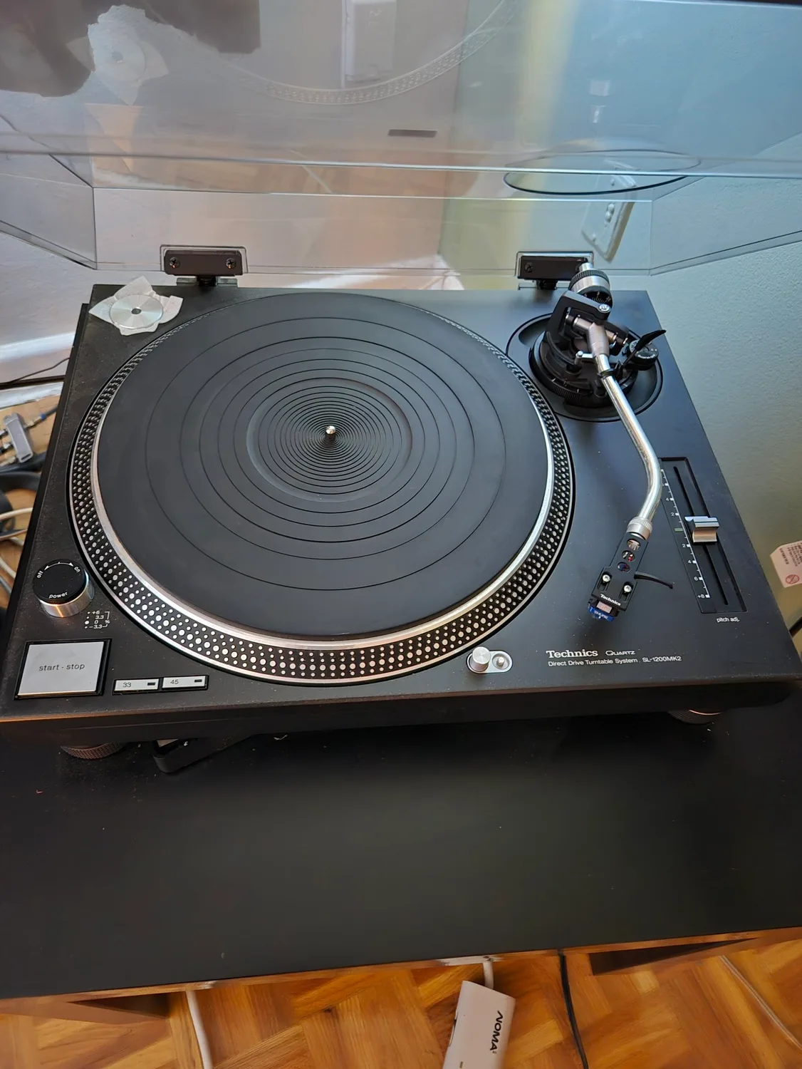 Technics SL-1200 MK2 Turntable thumbnail