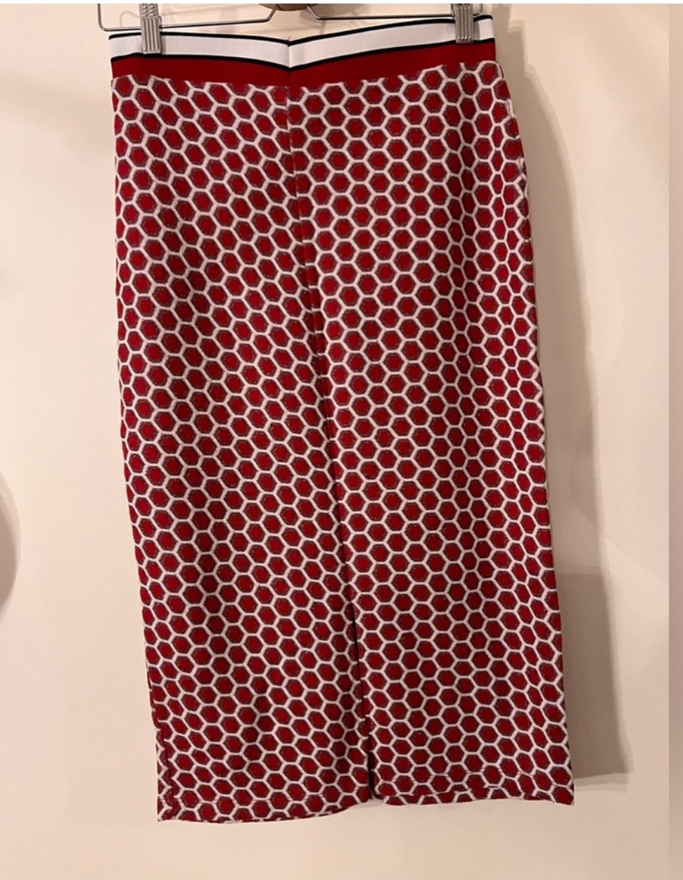 GP&J Baker x H&M Red and White Geometric Sweater and Skirt Set - photo 2