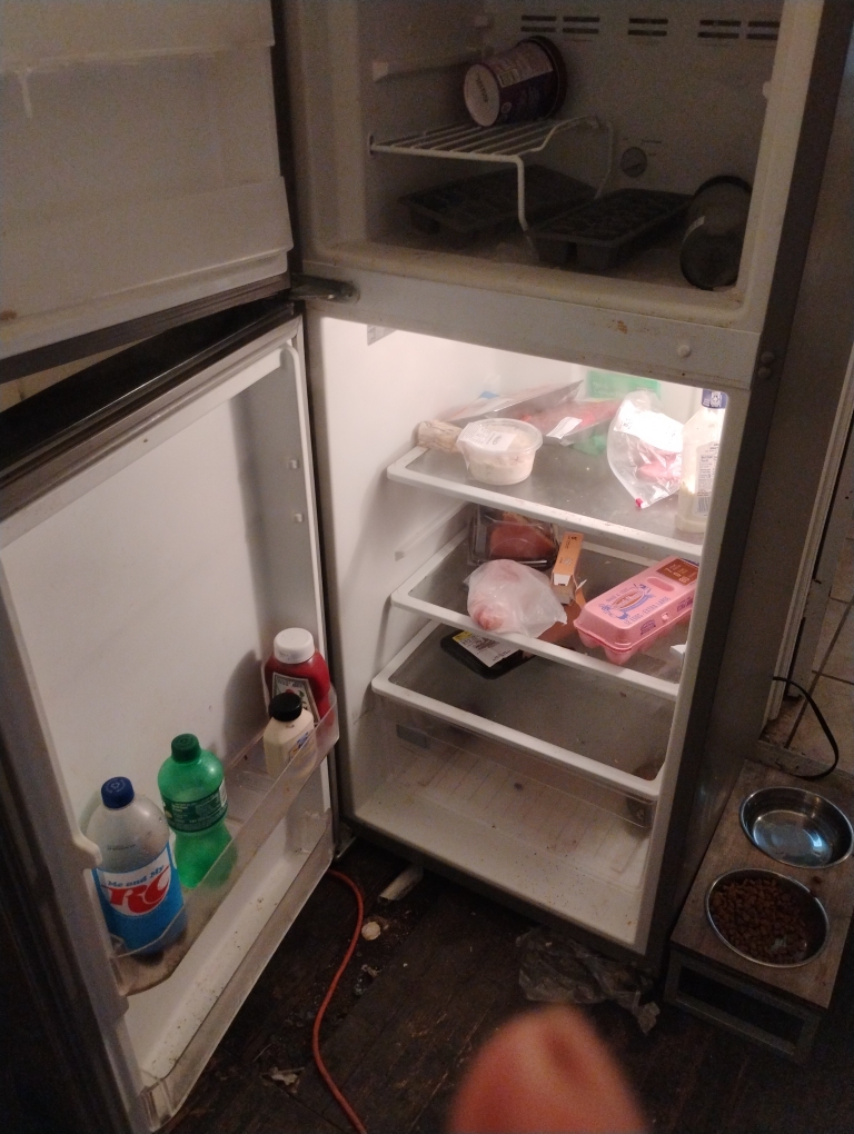 Whirlpool refrigerator - photo 2