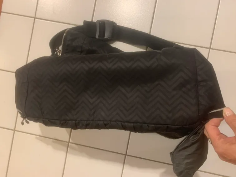 Lululemon Black Gym Bag image indicator(5)