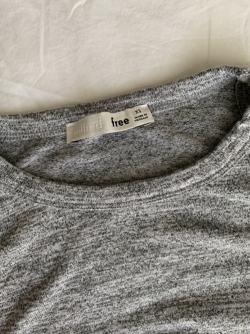 Wilfred Aritzia Grey Crop Top - photo 2