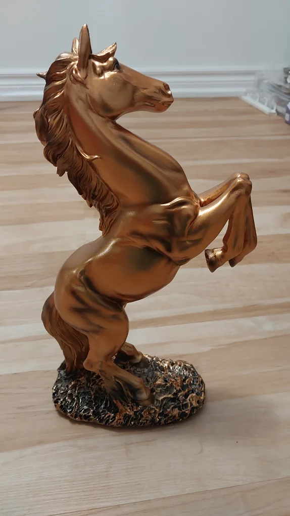 BNIB 1pc Elegant Gold Horse Figurine big size 😍 image indicator(7)