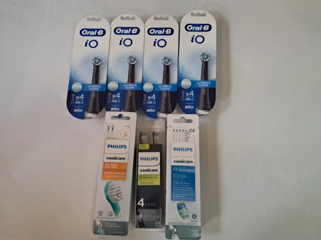 Oral-B iO Ultimate Clean Replacement Brush Heads thumbnail