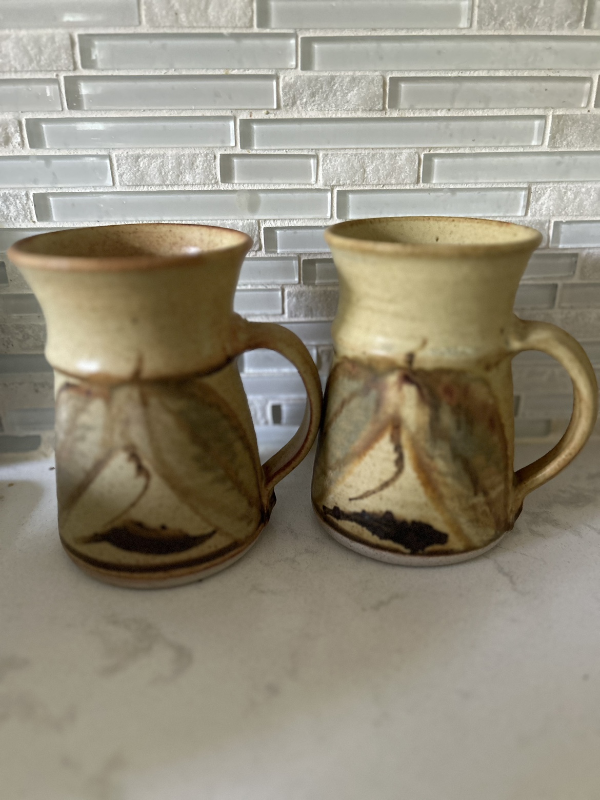 Pair very large mint condition Robin Hopper mugs/steins