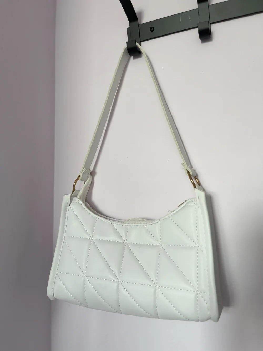 White Quilted Cute Purse thumbnail