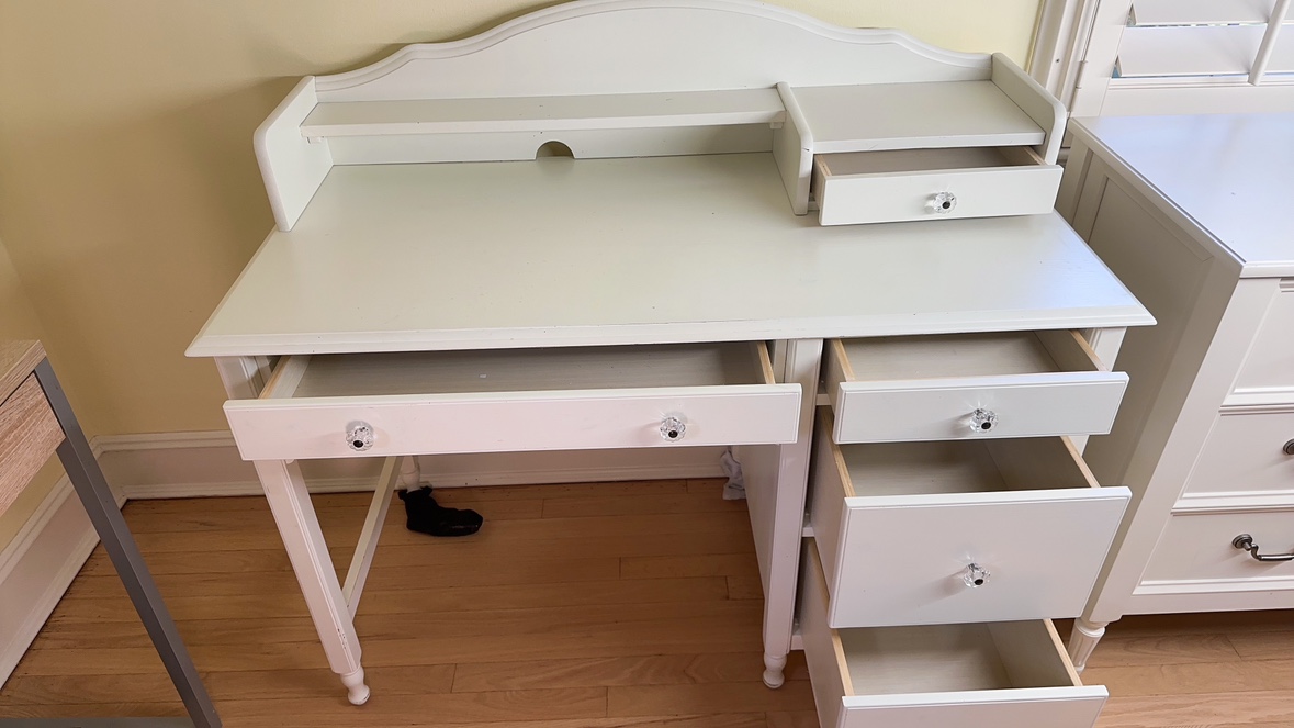 Pottery barn kids desk - photo 3