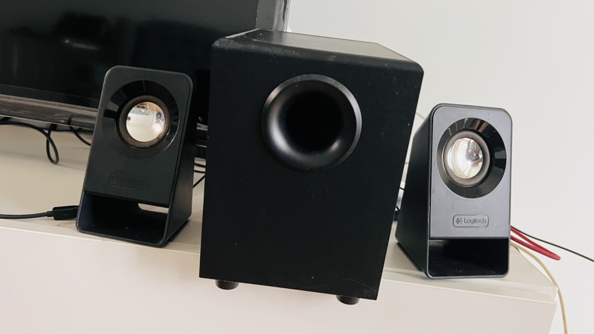 Logitech Speaker System