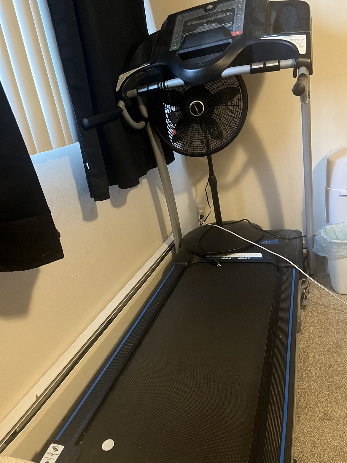 Incline Treadmill (Folds-Up)