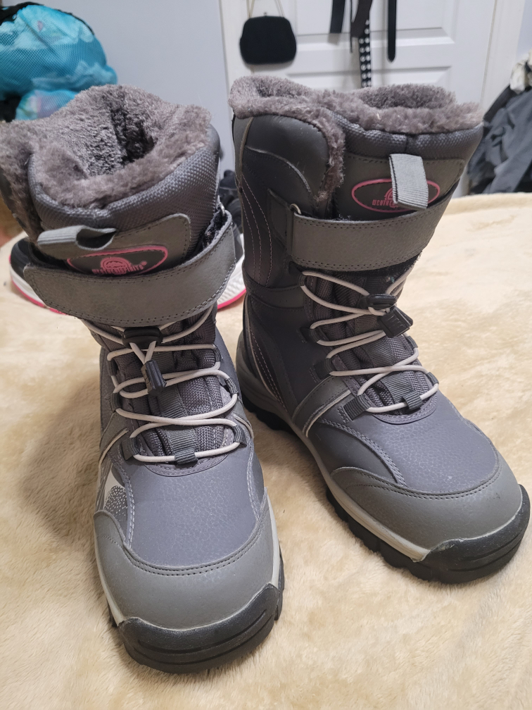woman's snow boots - photo 2