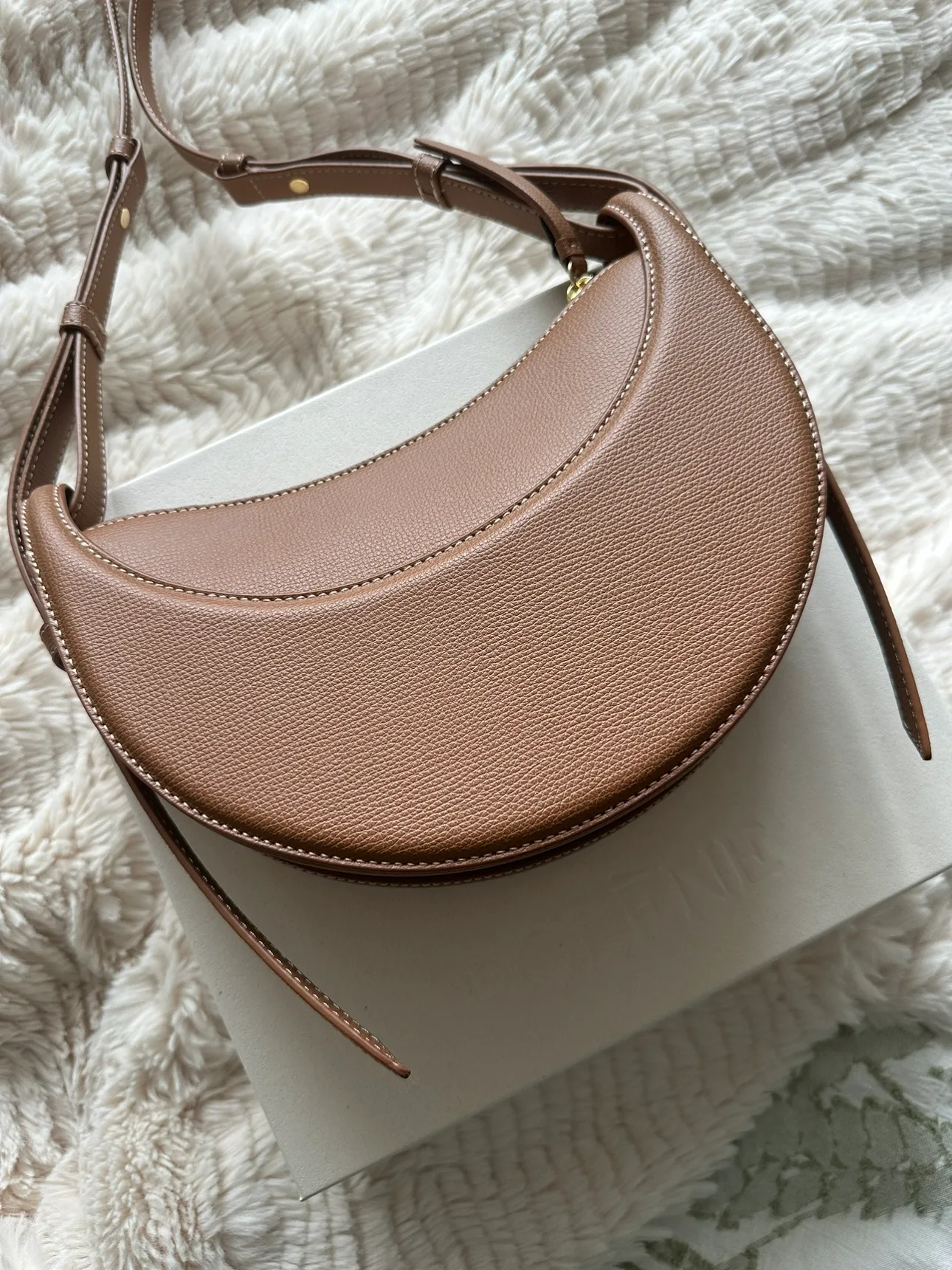 Polene Numero Dix Bag in Textured Camel image indicator(2)