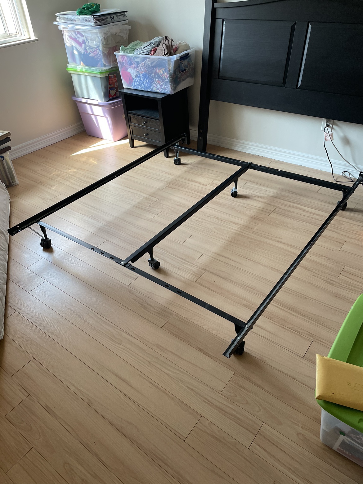Queen Bed - Mattress, box spring, frame - photo 3