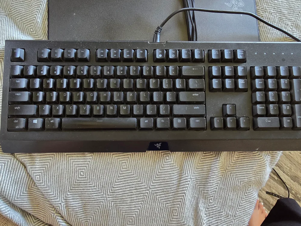 Razer Cynosa Chroma Keyboard & Razer Chroma Mousepad, Gaming image indicator(5)