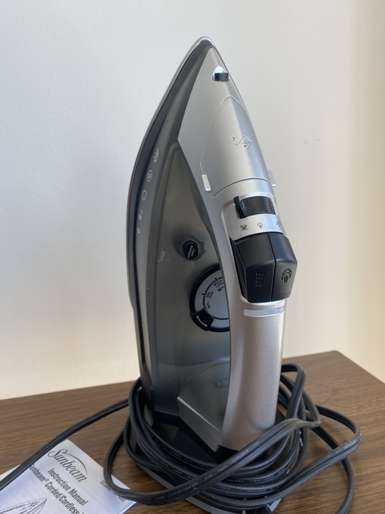 Corded/Cordless Iron - photo 2