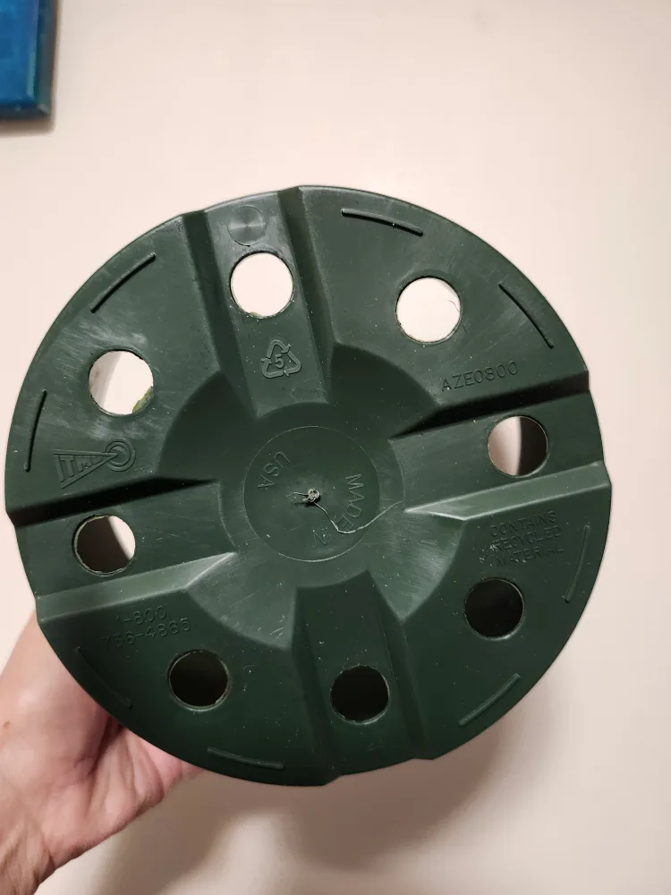 Two Green Plastic Plant Pots #freecycle image indicator(3)