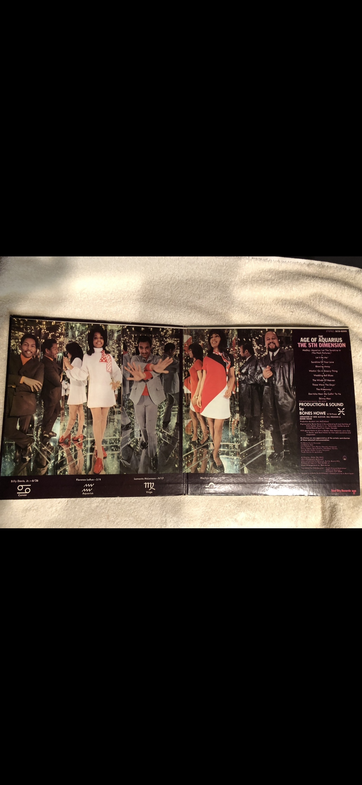 The Age of Aquarius by The 5th Dimension Vinyl Record - photo 2