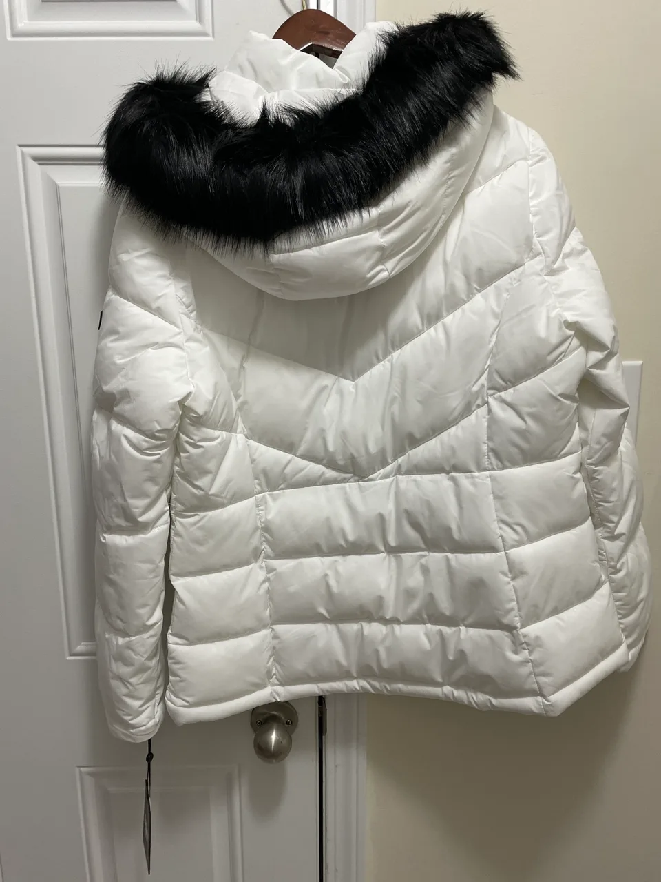 DKNY White Puffer Jacket with Faux Fur Hood image indicator(3)