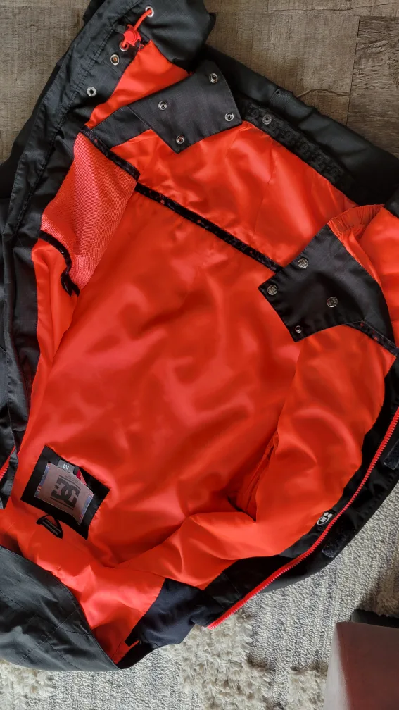 DC jacket Size medium ladies image indicator(4)