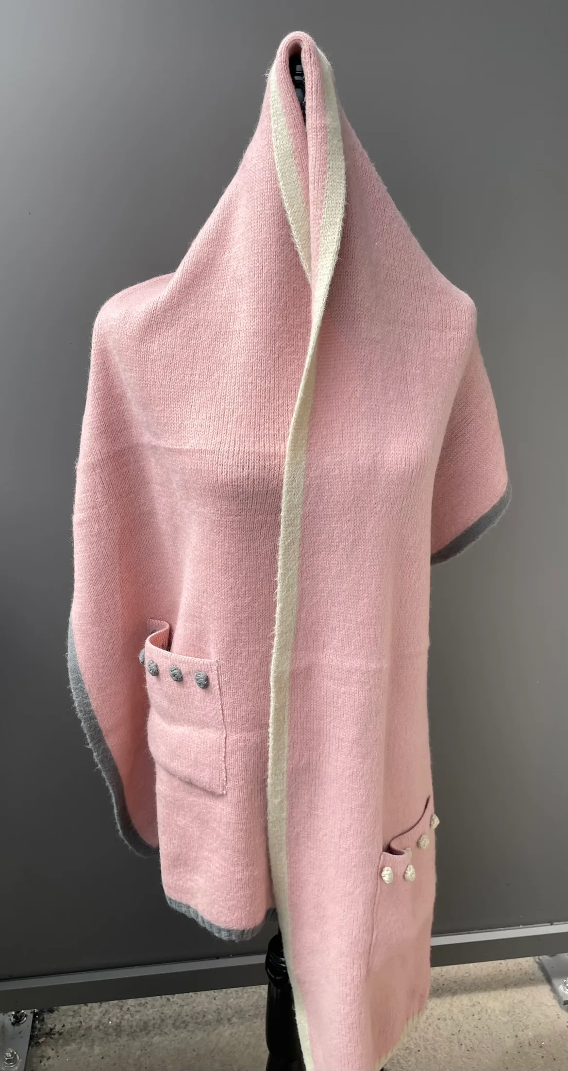 Pink Knit Scarf With Pockets image indicator(5)