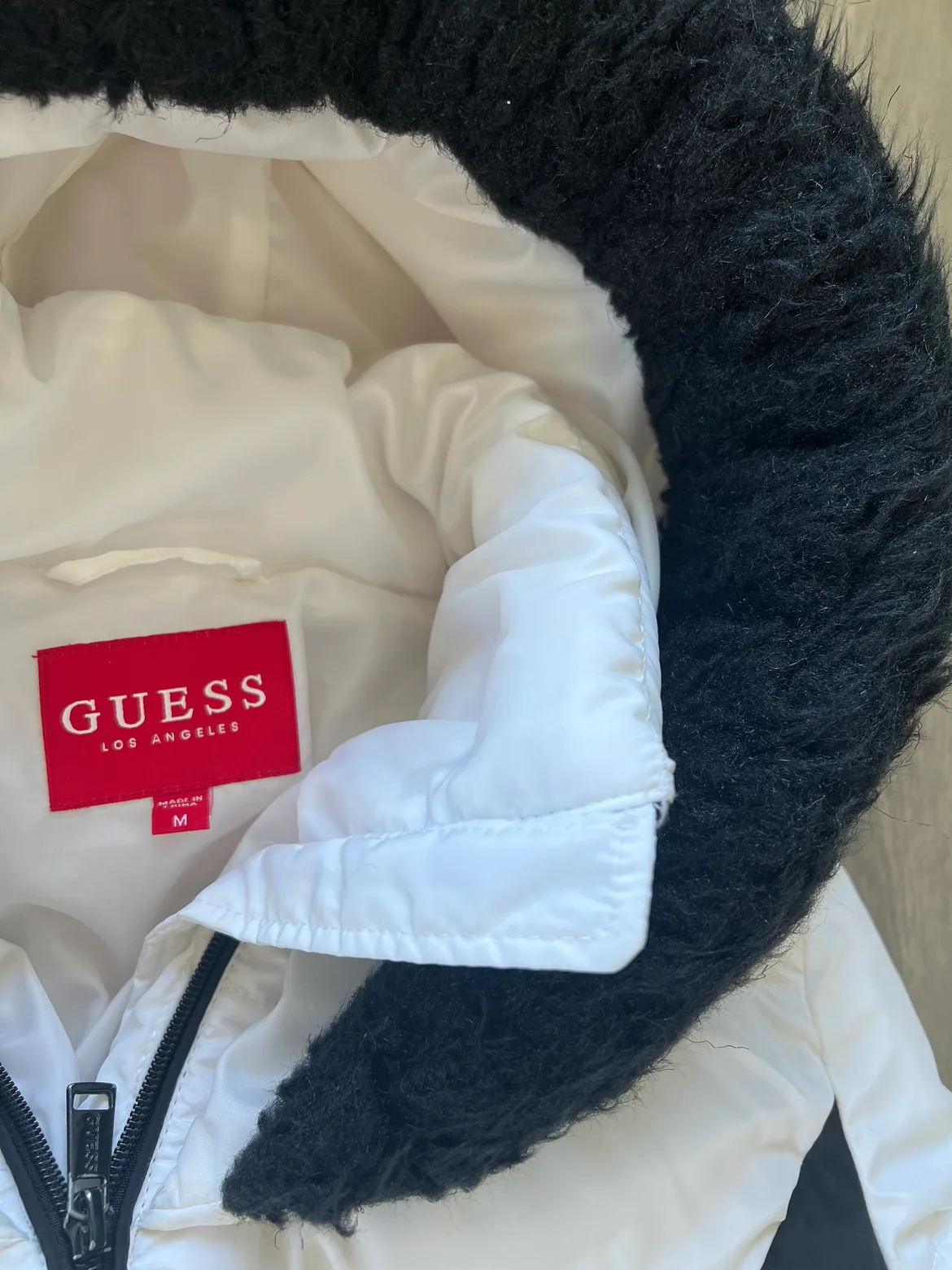 Guess Puffer Jacket Medium image indicator(7)
