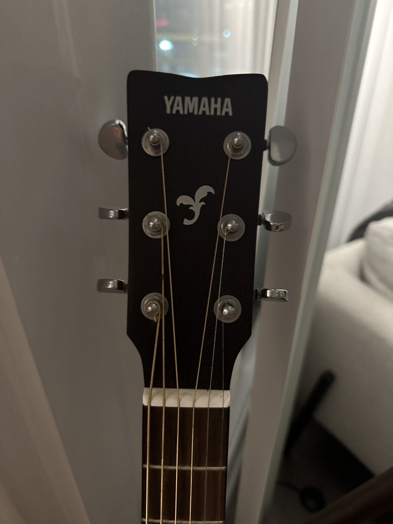 Yamaha Acoustic Guitar with Stand (Great condition!) - photo 2