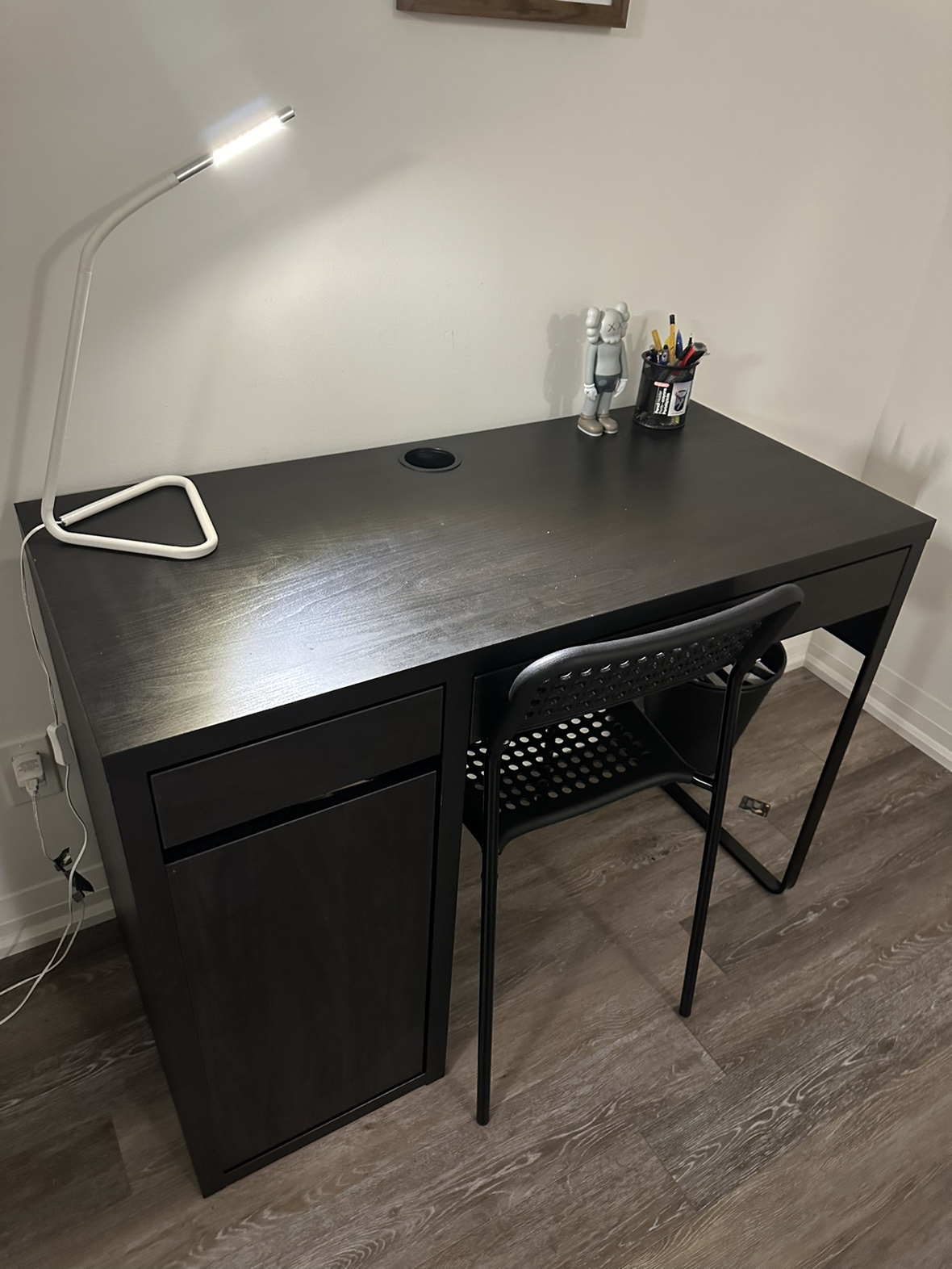IKEA MICKE Desk moving sale - photo 2