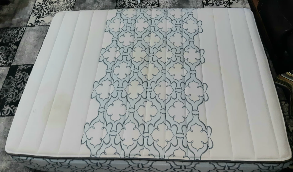 Queen Size Mattress 🧡