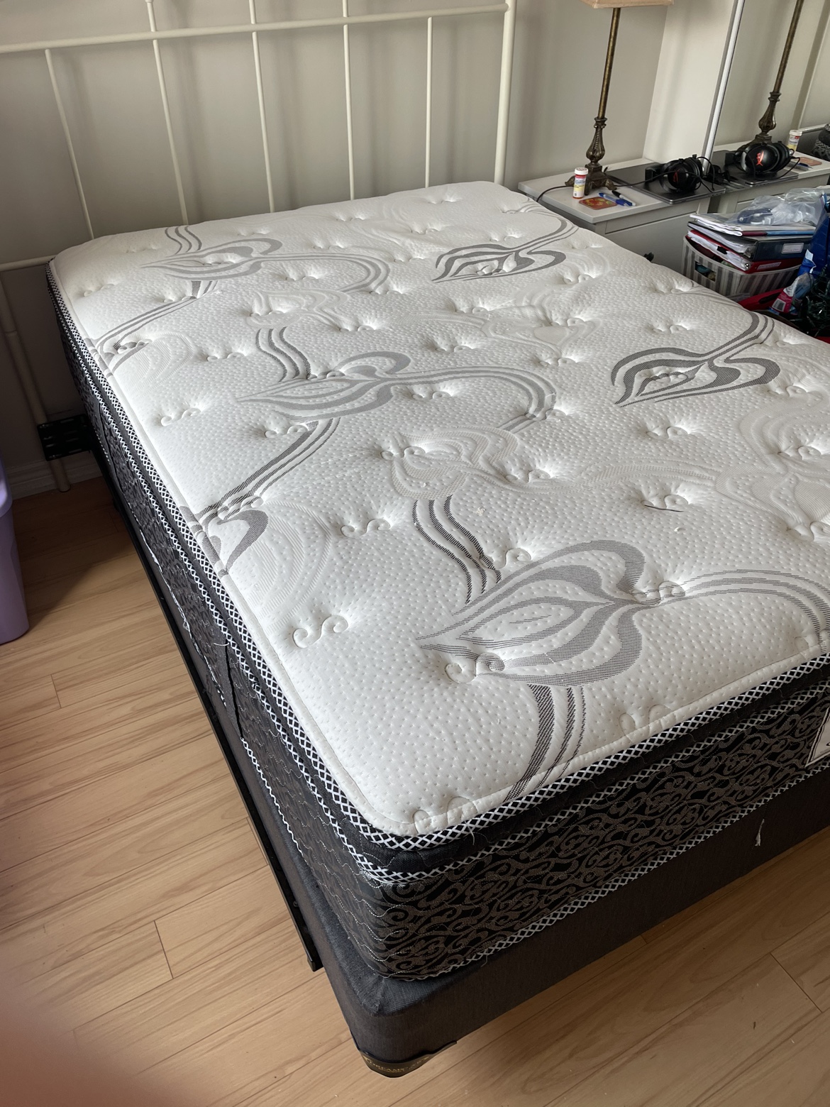 Double Mattress, box spring, frame/headboard