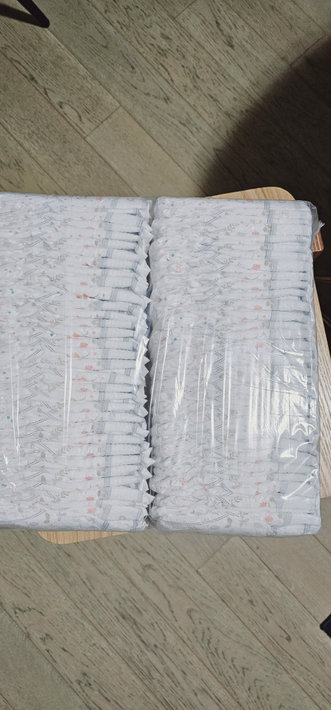 Size 1 Diapers 64 count - photo 2