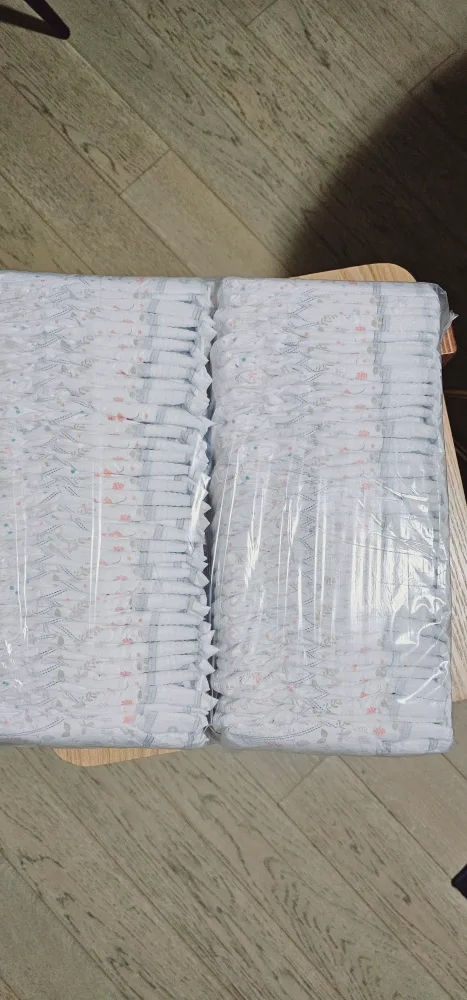 Size 1 Diapers 64 count image indicator(2)