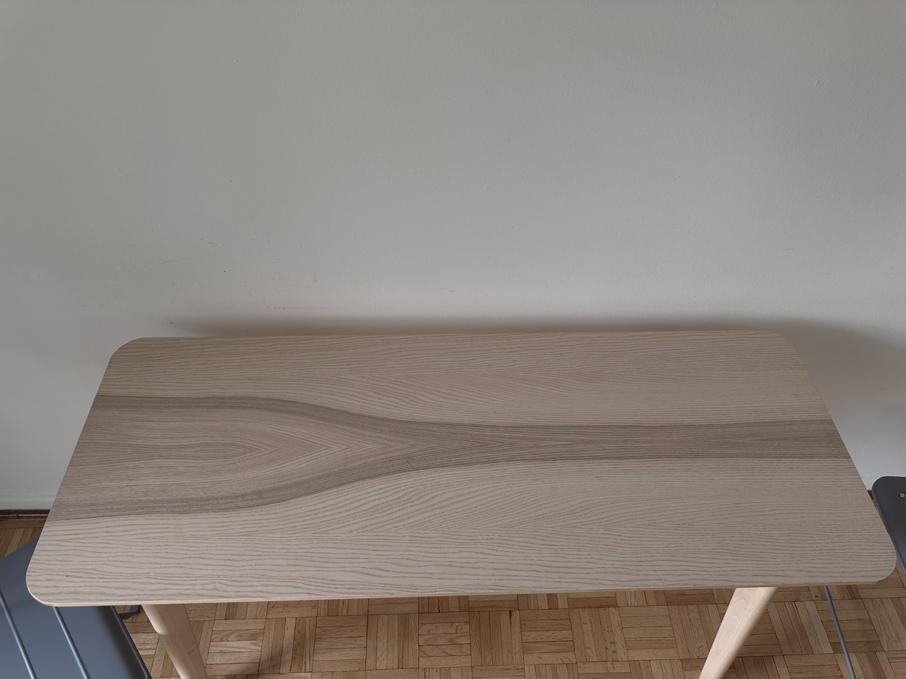 Table / Desk / IKEA / Small wooden table - photo 3