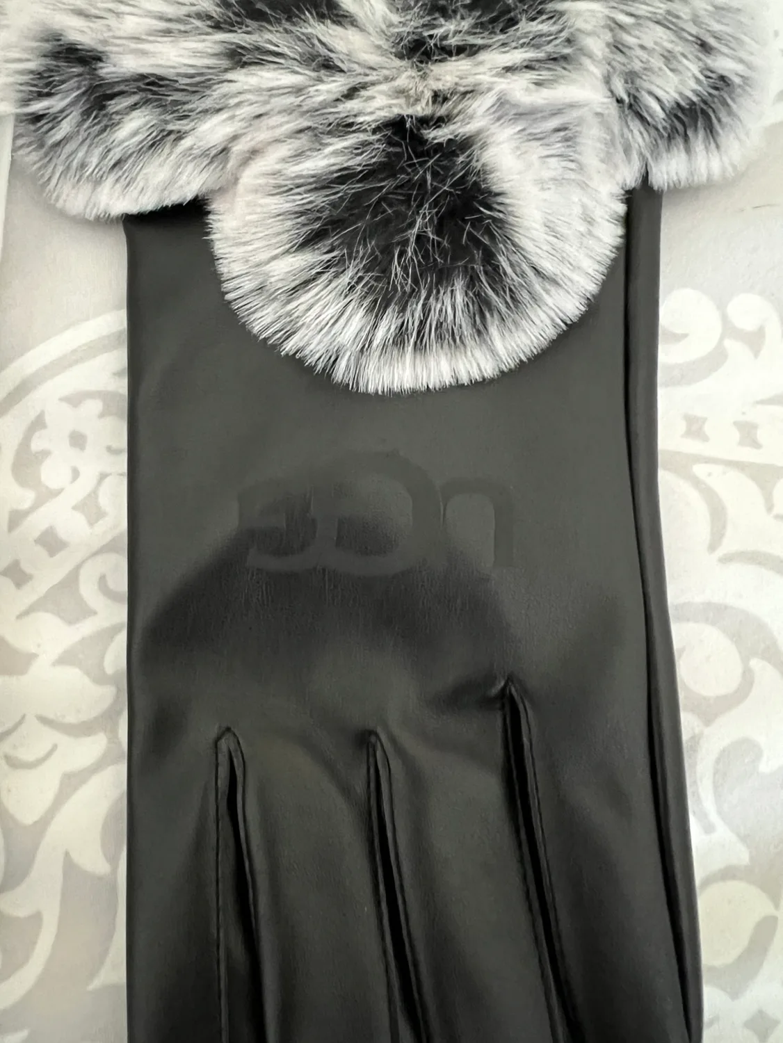 UGG Black Faux Fur Gloves brand new image indicator(4)