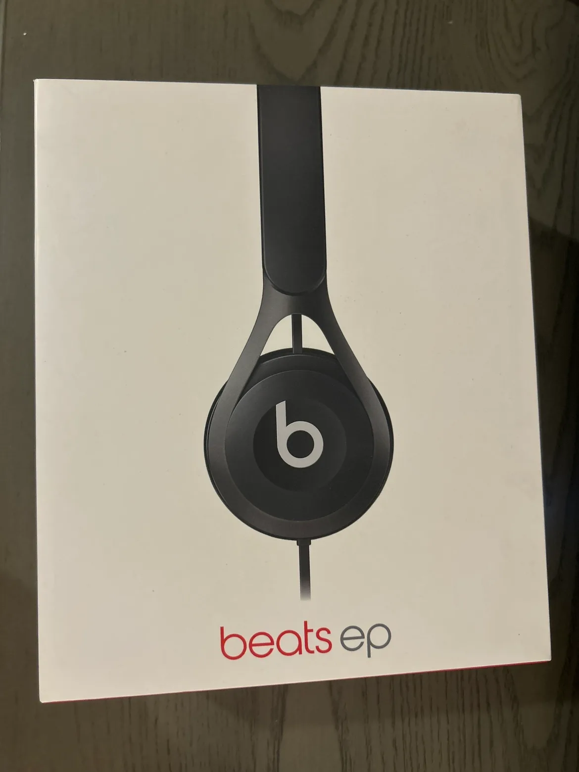 Wired Beats by Dr. Dre Headphones thumbnail