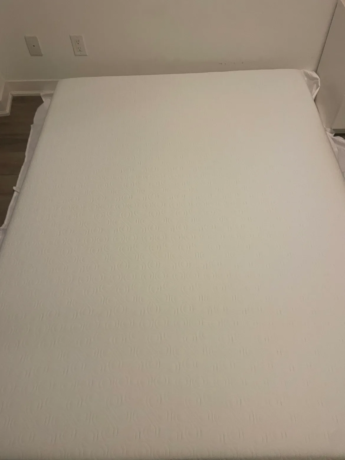 Queen Mattress thumbnail