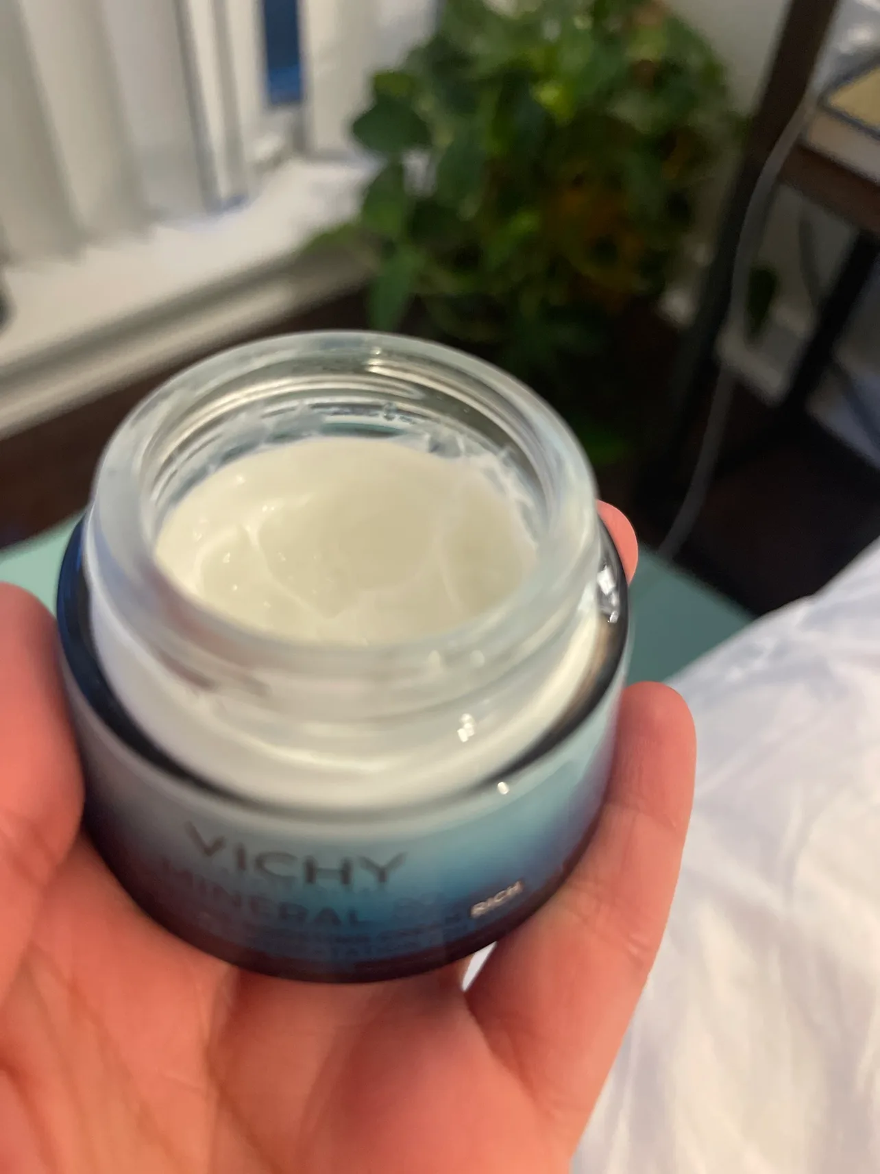 Vichy Mineral 89 and Neovadiol Night Cream image indicator(3)