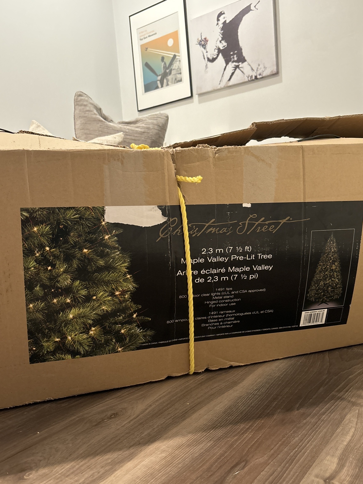 7.5 ft Pre-Lit Maple Valley Christmas Tree - photo 2