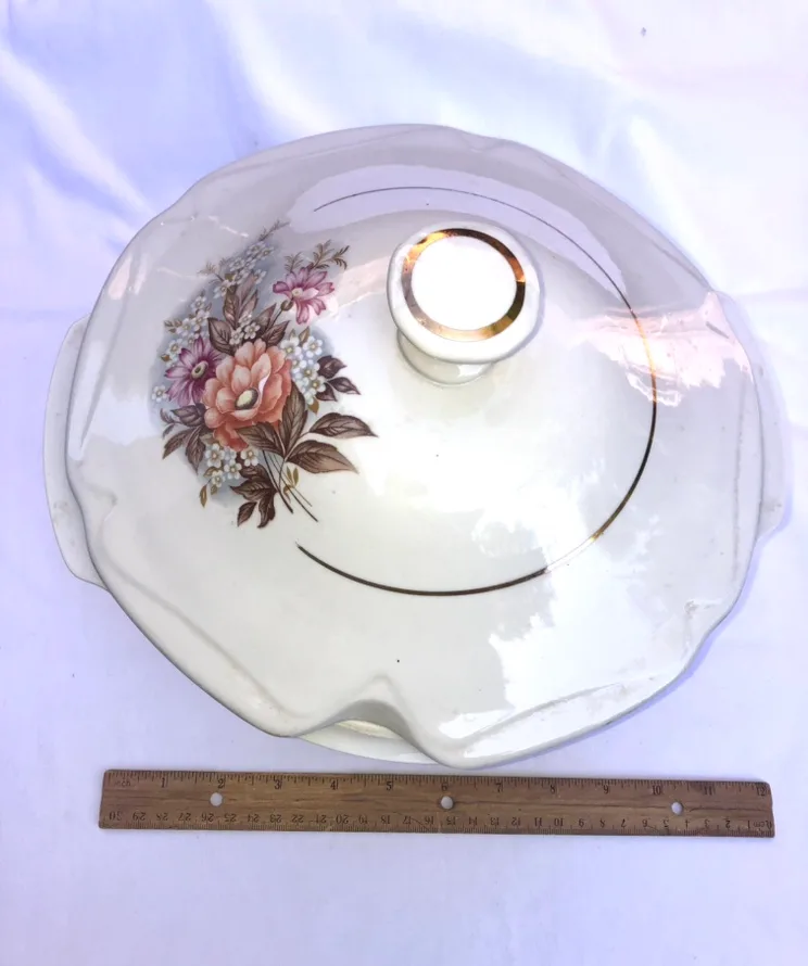 Floral Bone China Serving Bowl with Lid image indicator(7)