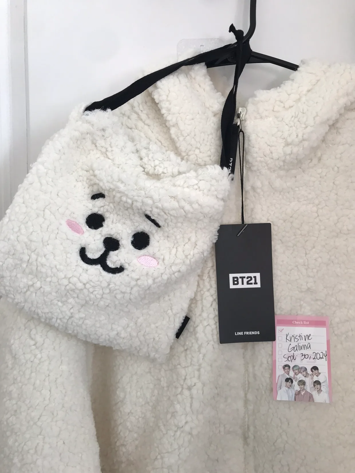 BTS BT21 FLEECE JACKET image indicator(2)