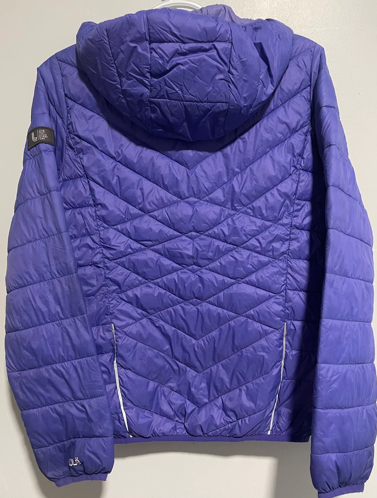 Lolë Women's Purple Puffer Jacket image indicator(8)