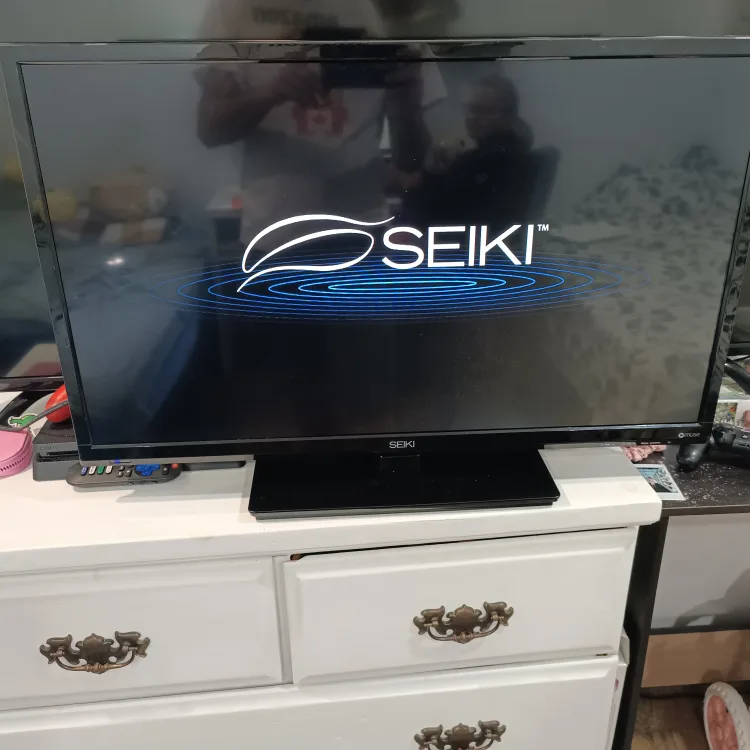 Seiki 32" TV thumbnail