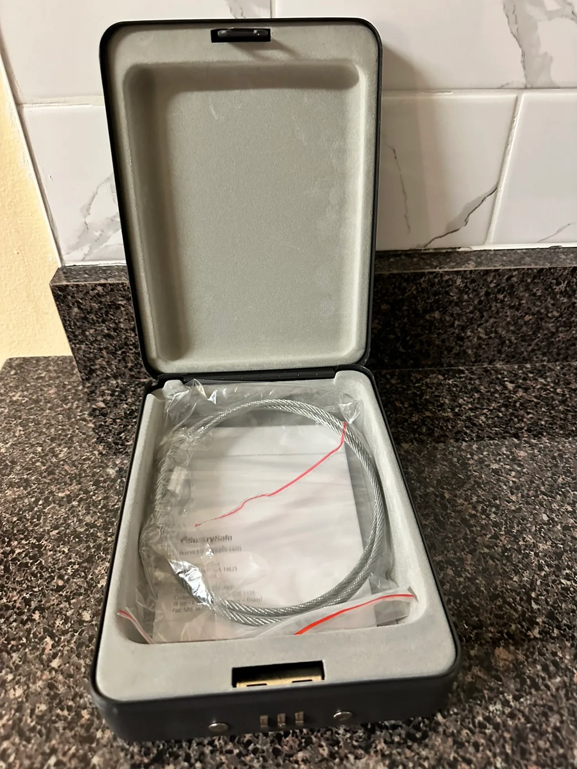 SentrySafe Portable Lock Box image indicator(6)